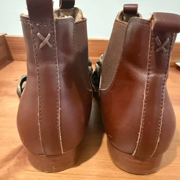 Kelsie Dagger Brown Leather Chain Loafers - Picture 3 of 4